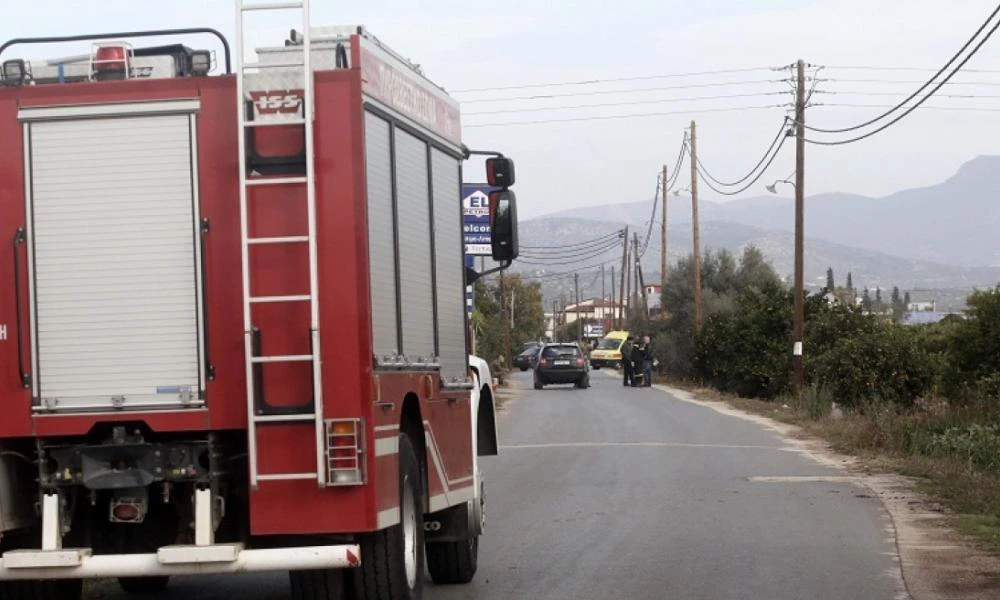Αναστάτωση στην Χαλκίδα: Φωτιά και εκρήξεις σε αποθήκη σε κατοικημένη περιοχή